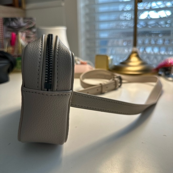 Ella Micro belt bag with gunmetal hardware - Picture 5 of 16